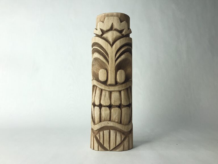 Тотемы Полинезии из дерева